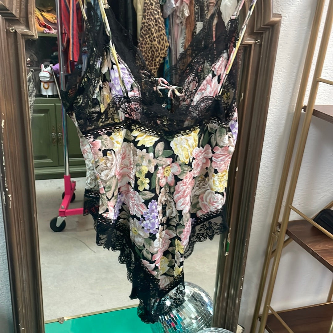 Gold Label Victoria Secret Floral with Black Lace Bow Front One Piece Negligee Size Large