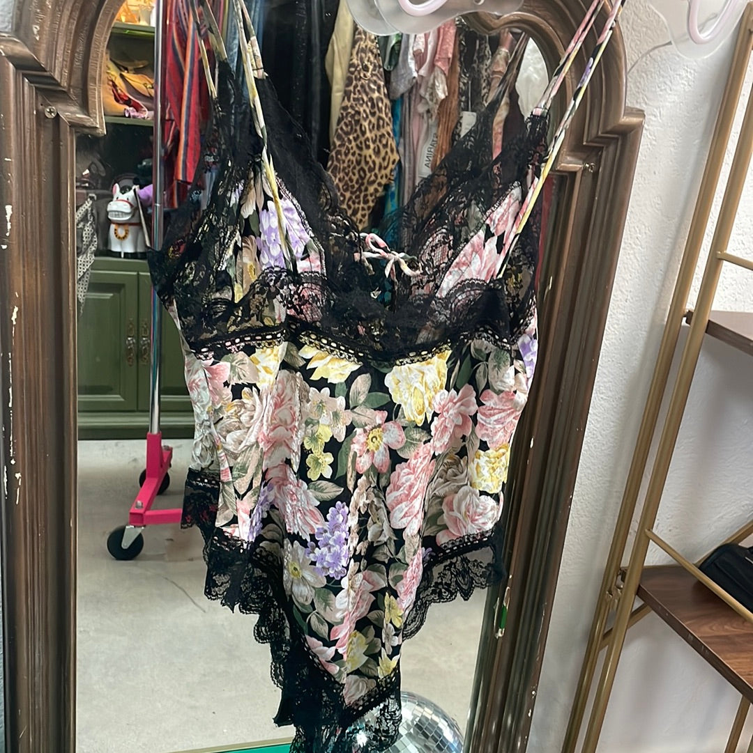 Gold Label Victoria Secret Floral with Black Lace Bow Front One Piece Negligee Size Large