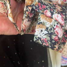 Load image into Gallery viewer, Dark Floral Collared Deep V Neck Long Sleeve Crop Tie Top