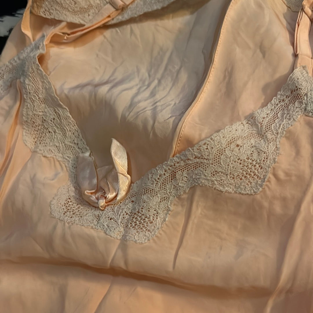 1940’s Peach and Lace Silk Slipdress Extra Small