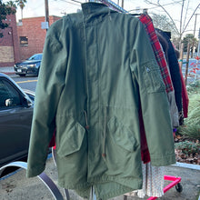 Load image into Gallery viewer, Fishtail Hooded Alpha Industries Jacket