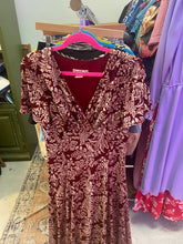 Load image into Gallery viewer, North Style Batik Printed Stretchy Flutter Sleeve Princess Bodice Dress Size Small