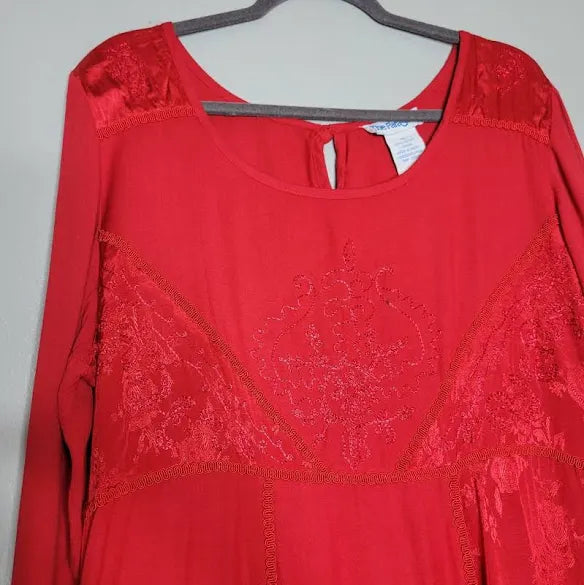 The Paragon Women's Scoop Neck Long Sleeve Embroidered Dress Red Size Large