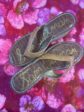 Load image into Gallery viewer, Sam Edelman “Romy” Y2k Cork Platform Thong Sandal Size 9